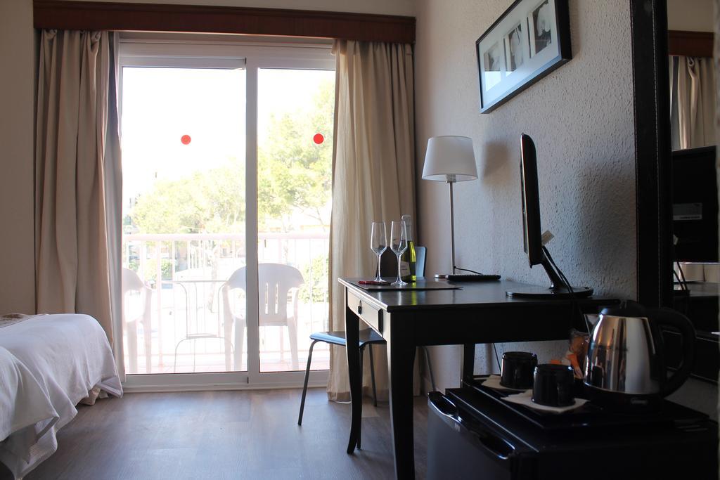Hostal Jakiton Palmanova Exterior foto